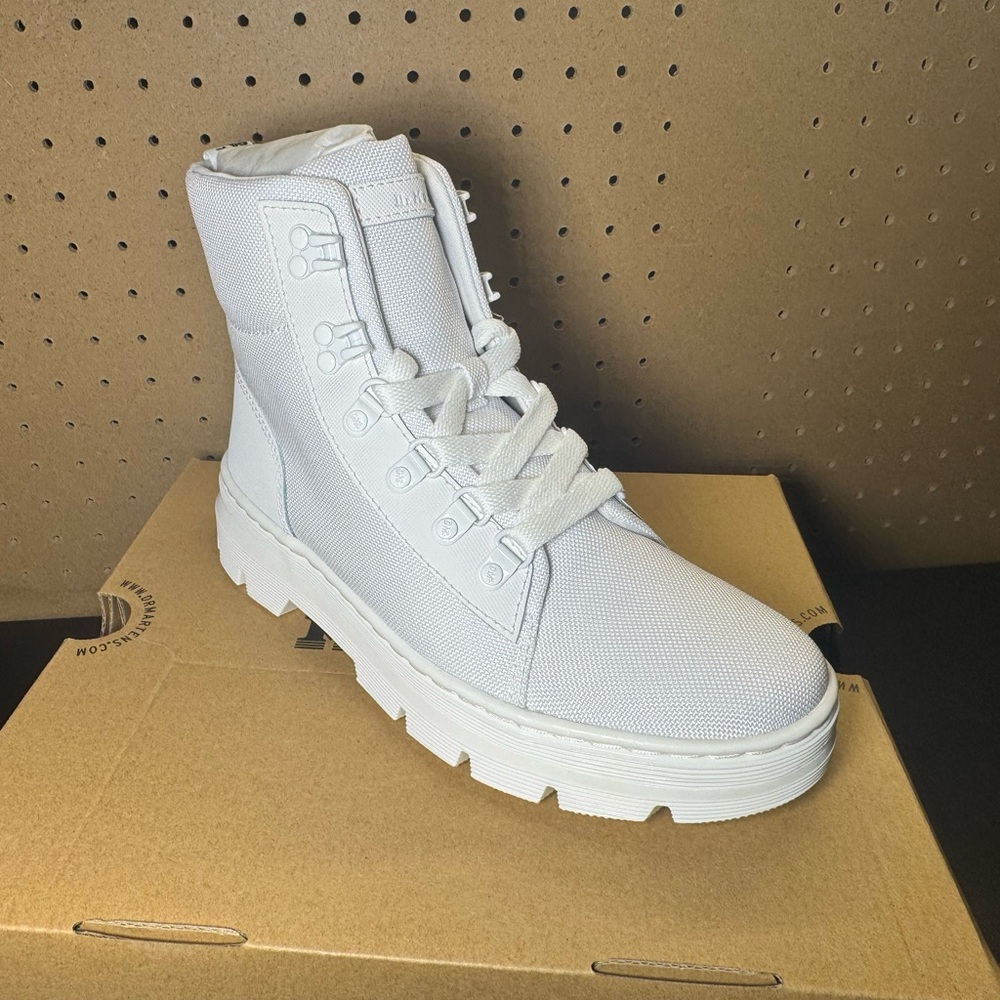 Dr. Martens Women's Combs Platform Casual White Boots Size 8